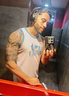 viajar a conocer mi familia de españa :3