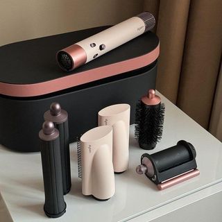 Фен-Стайлер Dyson