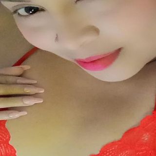 "Tómatelo como una inversión… en mi sonrisa ?"