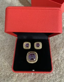 set of jewelry