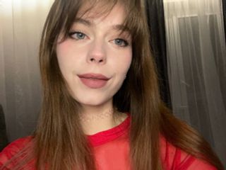 Gold chain with heart pendant