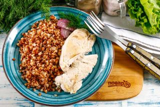 on buckwheat with chicken)