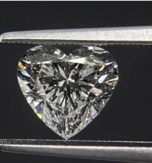 Platinum set with Yakut diamonds